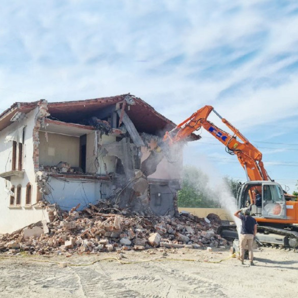 demolizione vecchi edifici