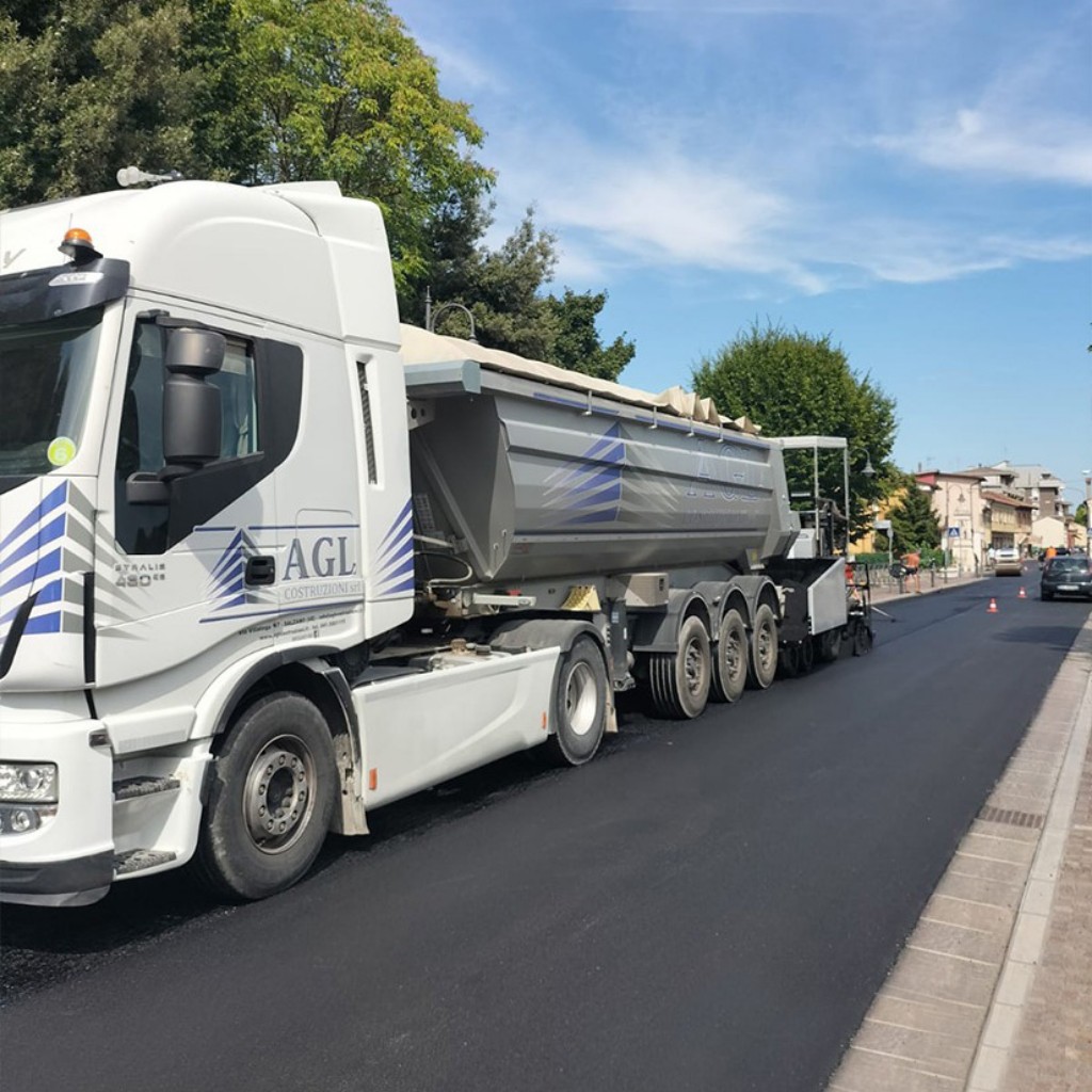 asfaltatura strade e urbanizzazione